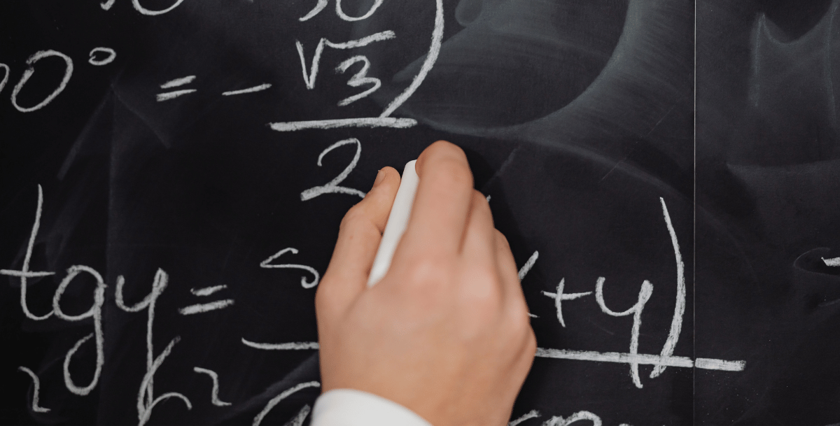 ¿Compensa pagar solo Matemáticas o un pack de academia completo?